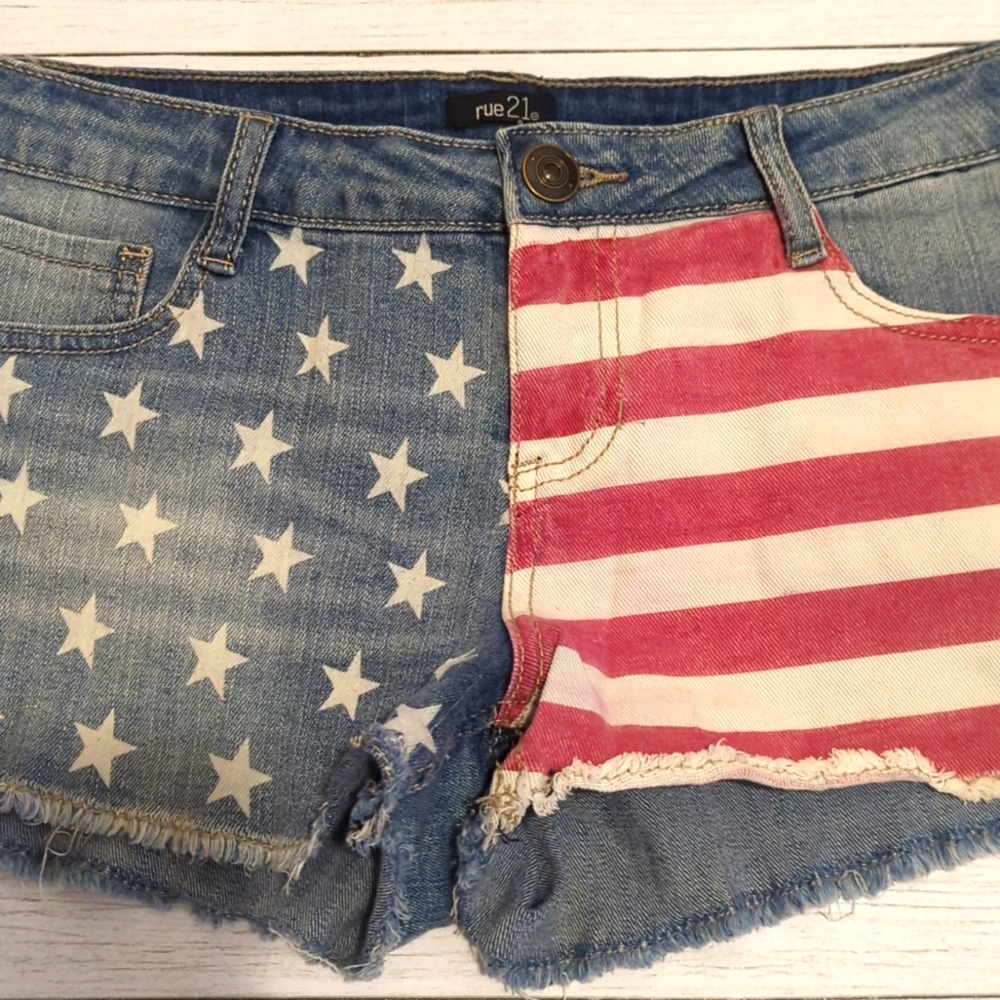 American Rue21 Shorts - Picture 2 of 4
